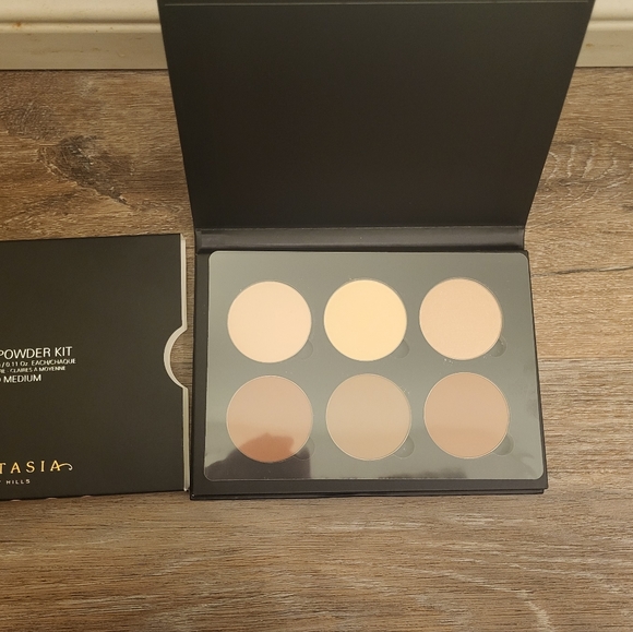 Anastasia Beverly Hills Contour Palette Light To Medium - Picture 3 of 7